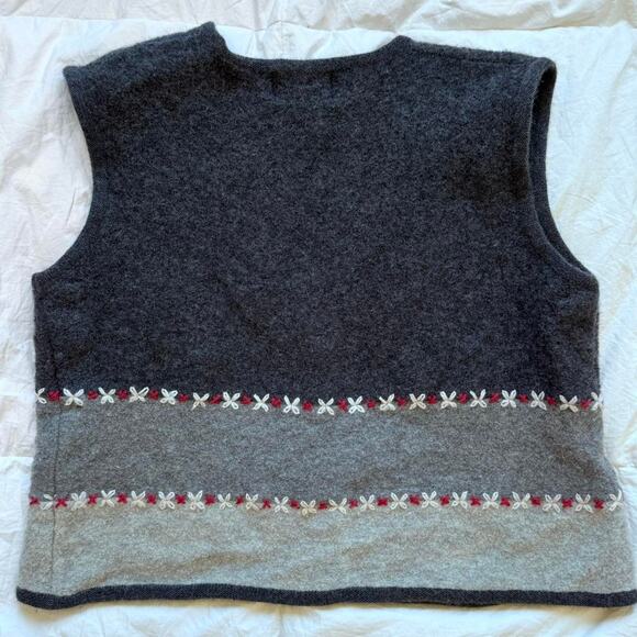 Woolrich Gray colorblock embroidered wool vest sz L Lagenlook scandi forest - Picture 6 of 8